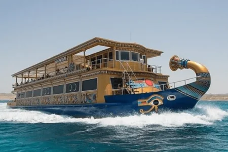Nefertari Seascope Boat Trip from Marsa Alam with Dinner